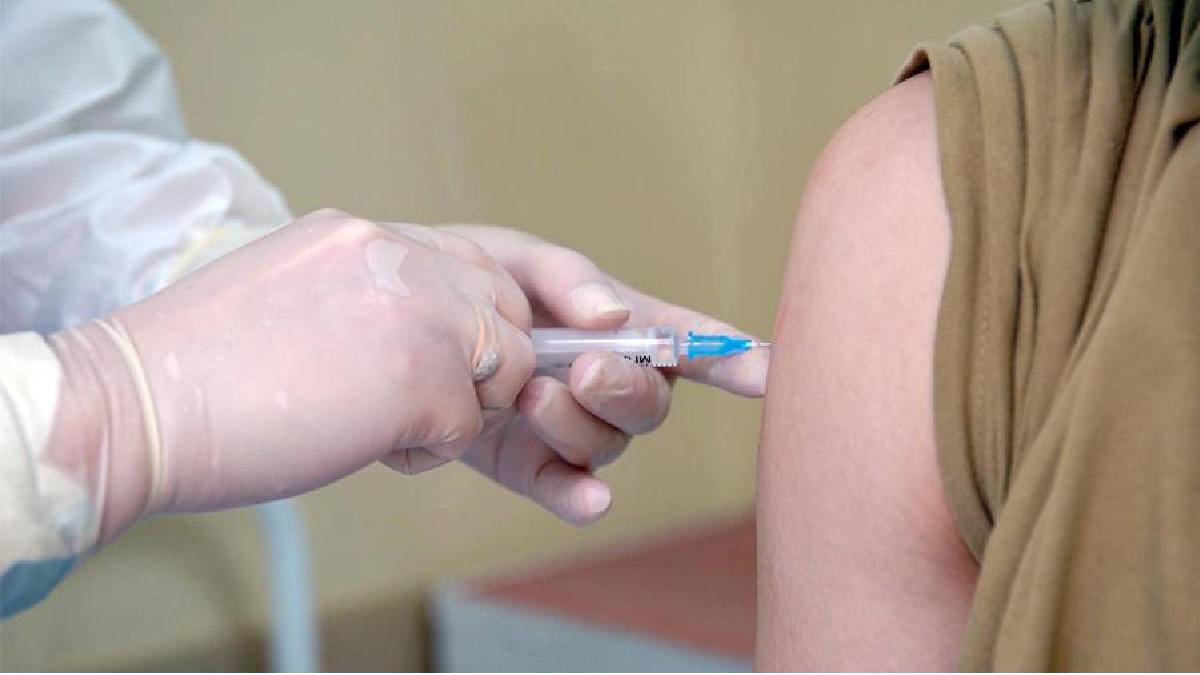 У Криму окупанти тестують на бюджетниках російську вакцину від COVID-19 - Кориневич